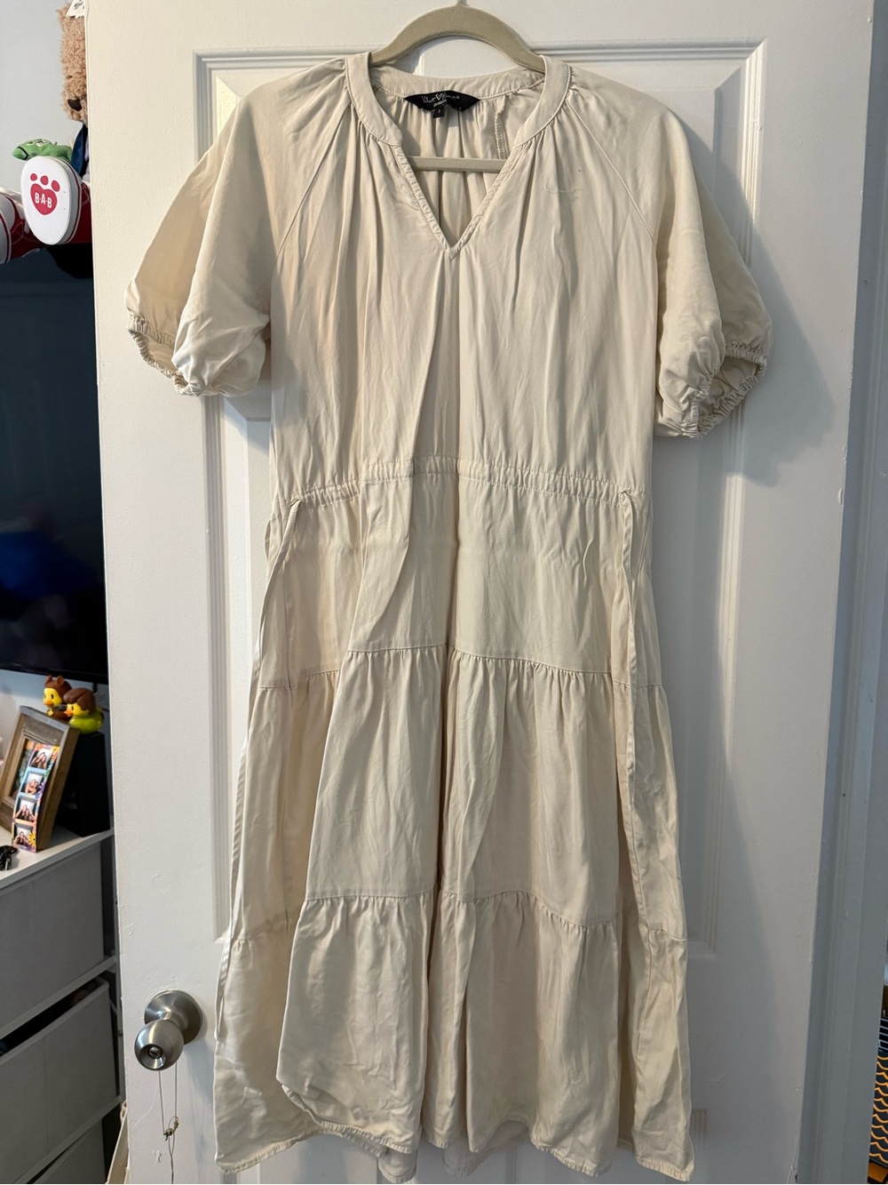 Velvet by Graham & Spencer Cream Tiered V-Neck Puff Sleeve Maxi Dress